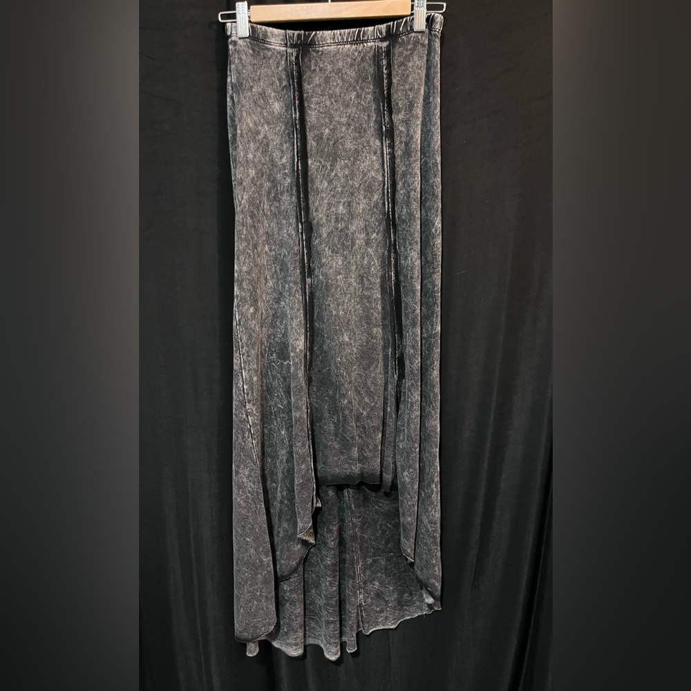 Lapis Acid Wash High-Low Maxi Skirt – Edgy Charcoal Gray Mullet Skirt (Size S) - Picture 2 of 7